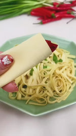 Load and play video in Gallery viewer, 5-Blade Herb Scissors Quick &amp; Easy Herb Chopping
